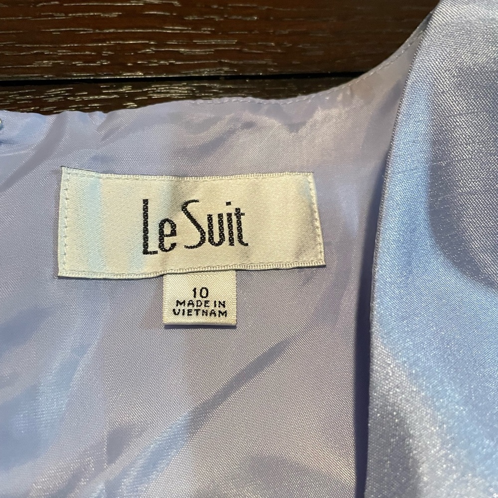100% silk Lilac Le Suit dress size 10